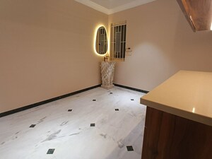 Room in 3 BHK Apartment at Frazer Apartments, Frazer Town – for Rent