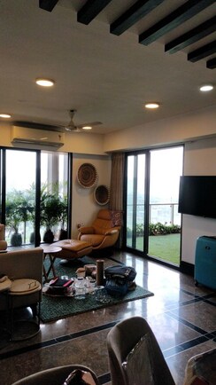 3 BHK + Extra Room Apartment For Rent in Lodha New Cuffe Parade