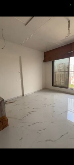 Room in 2 BHK Apartment at Hum Solaris, Kandivali West – for Rent