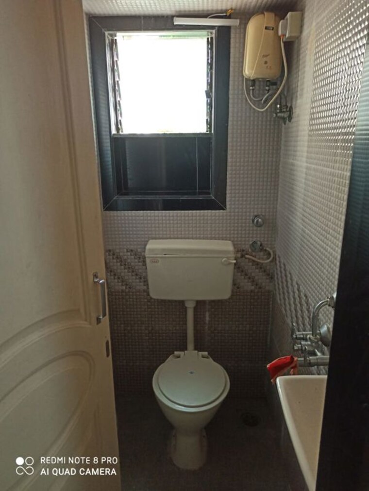 Bathroom, sher-e-punjab 1 Bedroom 550 Sq.Ft. Apartment In Andheri East Mumbai 10520430