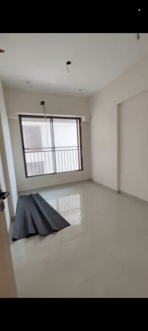 Room in 2 BHK Apartment at Shalimar CHS, Kandivali West – for Rent