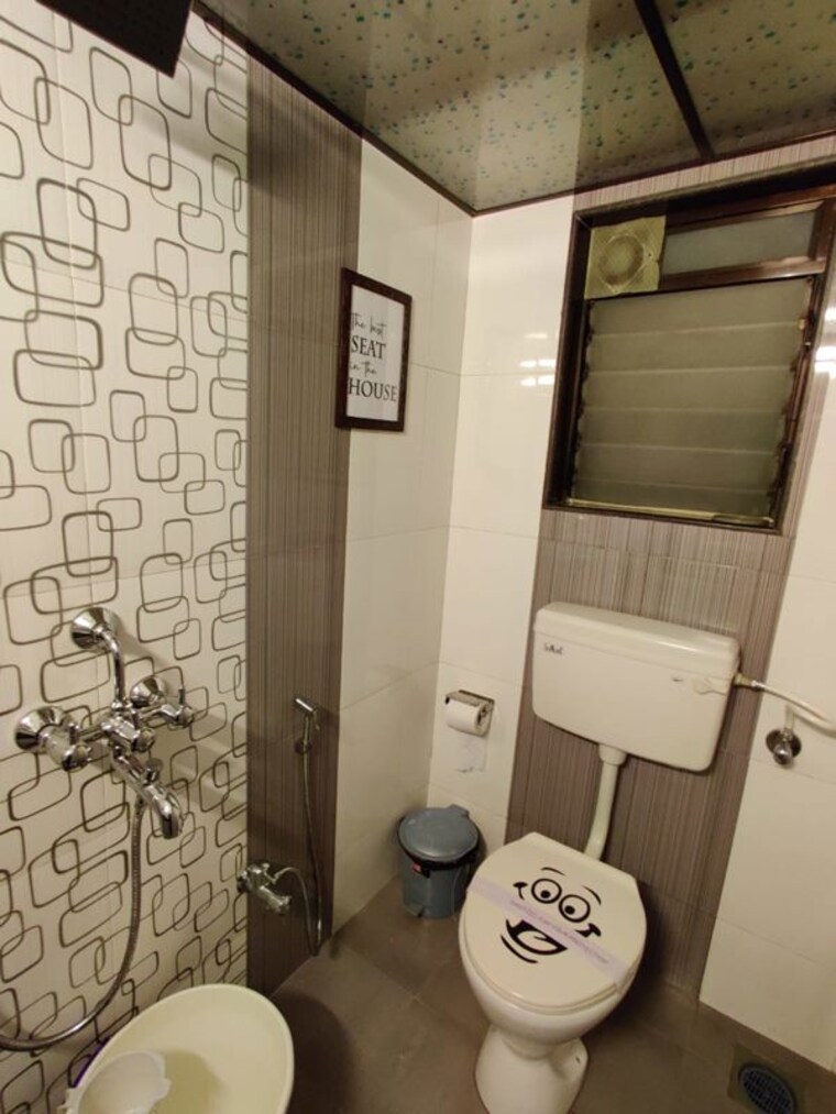 Bathroom, mahavir-classik-complex 3 Bedroom 1100 Sq.Ft. Apartment In Andheri East Mumbai 10520438
