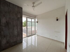 Room in 2 BHK Apartment at SS The Leaf, Sector 85 – for Sale