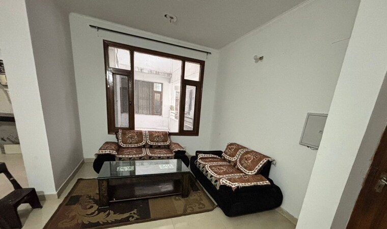 Living Room, penta-homes 2 Bedroom 1650 Sq.Ft. Apartment In Vip Road Zirakpur 10520451
