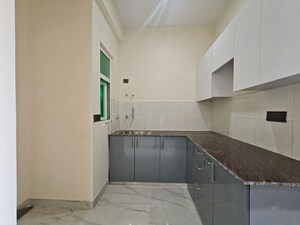 Bathroom in 3.5 BHK Apartment at Prestige Jasdan Classic, Mahalaxmi – for Rent