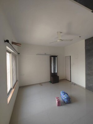 Room in 2 BHK Apartment at Kumar Purab, Hadapsar – for Rent