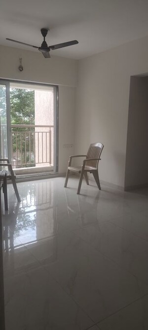 Bathroom in 1 BHK Apartment at Anant Metropolis Insignia Towers, Kasarvadavali – for Rent
