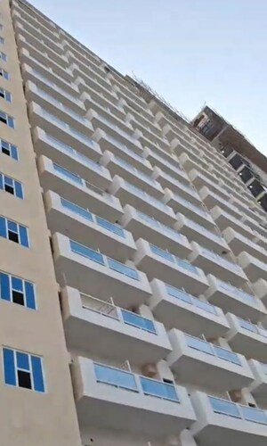  Office Space – Exterior View View at Gaur Runway Suites, Gaur Yamuna City - for Sale