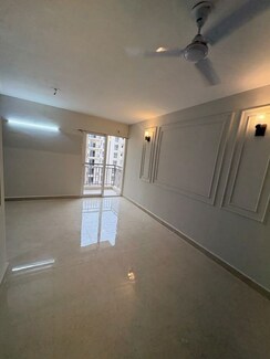 2 BHK Apartment For Rent in Signature The Millennia 3