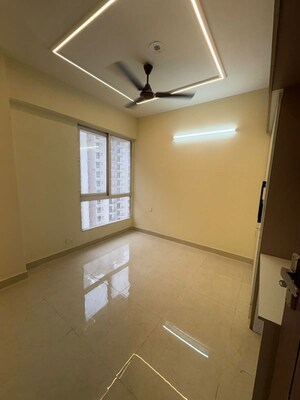 Room in 2 BHK Apartment at Signature The Millennia 3, Sector 37d – for Rent