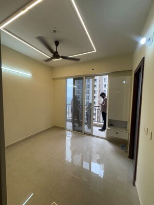 Room in 2 BHK Apartment at Signature The Millennia 3, Sector 37d – for Rent