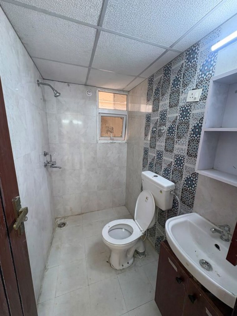Bathroom, signature-the-millennia-3 2 Bedroom 1000 Sq.Ft. Apartment In Sector 37d Gurgaon 10520549