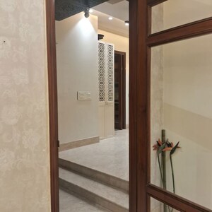 Room in 3 BHK Apartment at Panchsheel Vihar – for Rent