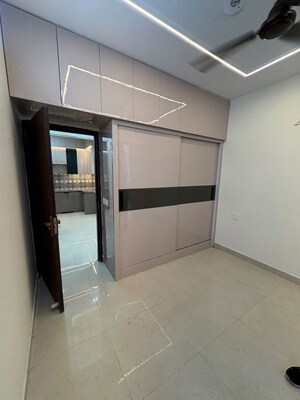 Room in 2 BHK Apartment at Signature The Millennia 3, Sector 37d – for Rent