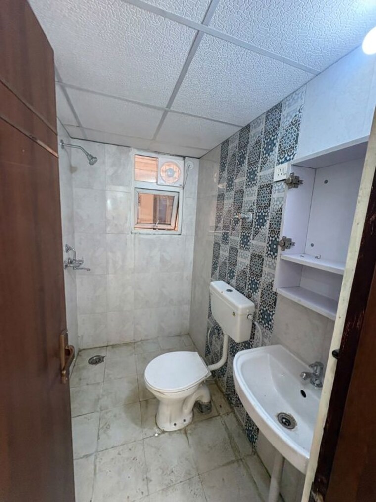 Bathroom, signature-the-millennia-3 2 Bedroom 1000 Sq.Ft. Apartment In Sector 37d Gurgaon 10520553