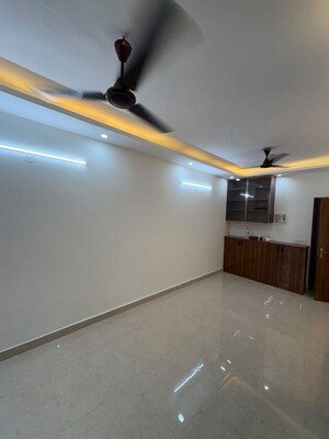 Room in 2 BHK Apartment at Signature The Millennia 3, Sector 37d – for Rent