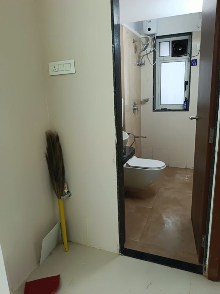 Bathroom, warli pada 2 Bedroom 550 Sq.Ft. Apartment In Warli Pada Mumbai 10520562