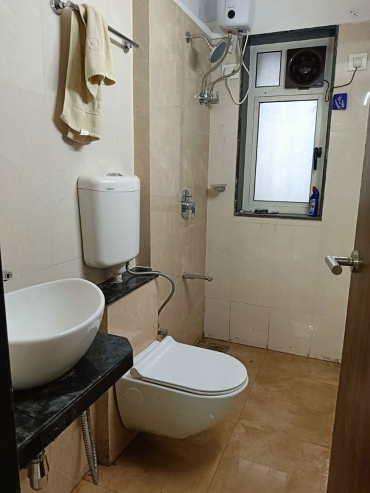 Bathroom, warli pada 2 Bedroom 550 Sq.Ft. Apartment In Warli Pada Mumbai 10520562