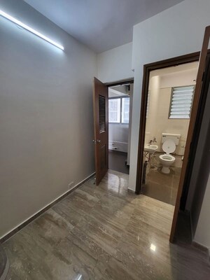 Room in 3.5 BHK Apartment at Wadhwa Imperial Heights, Goregaon West – for Rent
