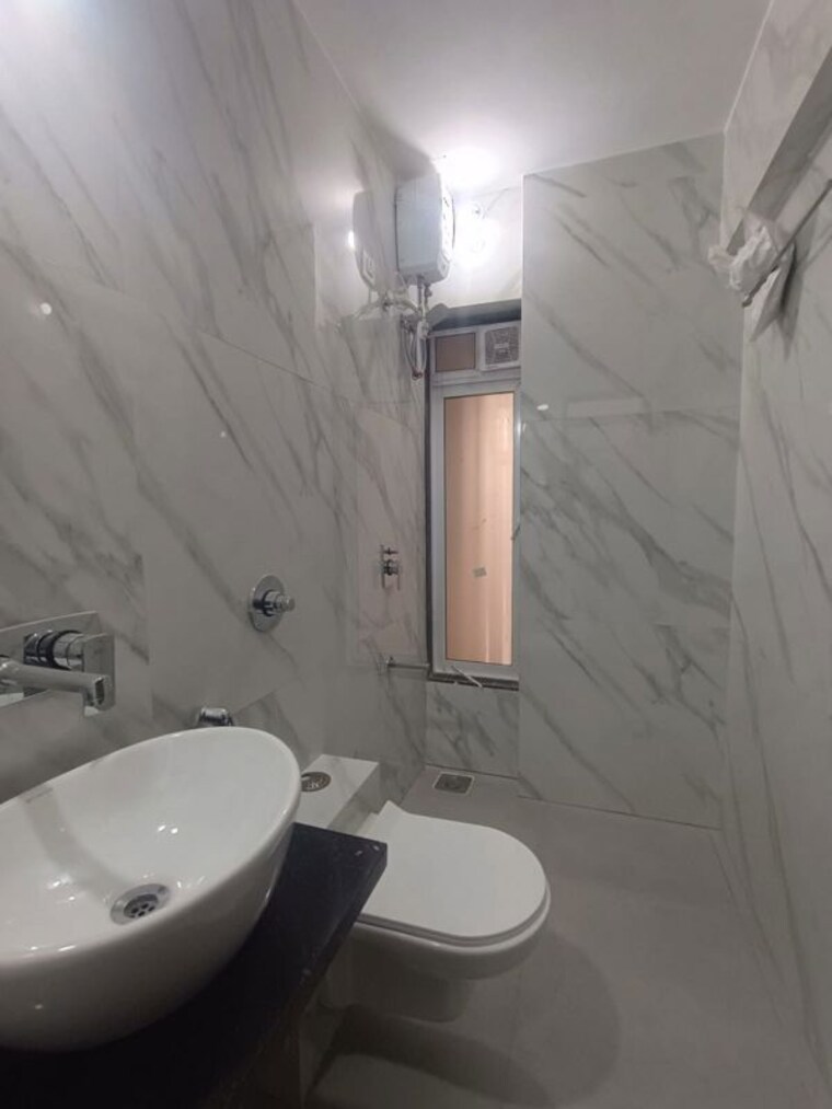 Bathroom, raheja-acropolis 2.5 Bedroom 1250 Sq.Ft. Apartment In Deonar Mumbai 10520564