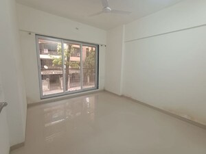 Room in 2.5 BHK Apartment at Raheja Acropolis, Deonar – for Rent
