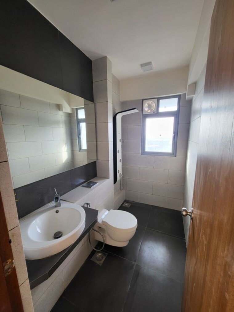 Bathroom, wadhwa-imperial-heights 2.5 Bedroom 1200 Sq.Ft. Apartment In Goregaon West Mumbai 10520574