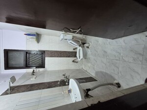 Bathroom in 2.5 BHK Builder Floor at Mayur Vihar – for Rent