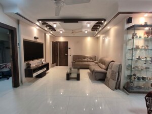 Team Area in 3 BHK Apartment at Wadhwa Imperial Heights, Goregaon West – for Rent