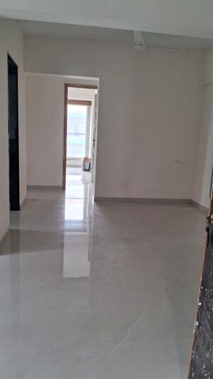 Room in 4 BHK Apartment at Kukreja Golf Scappe, Chembur – for Rent