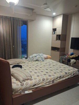 Bedroom in 3 BHK Apartment at Venkatesh Skydale Phase 2, Sinhagad Road – for Rent
