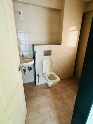 Bathroom in 2.5 BHK Apartment at Meena Parvati Sadan, Chembur – for Rent