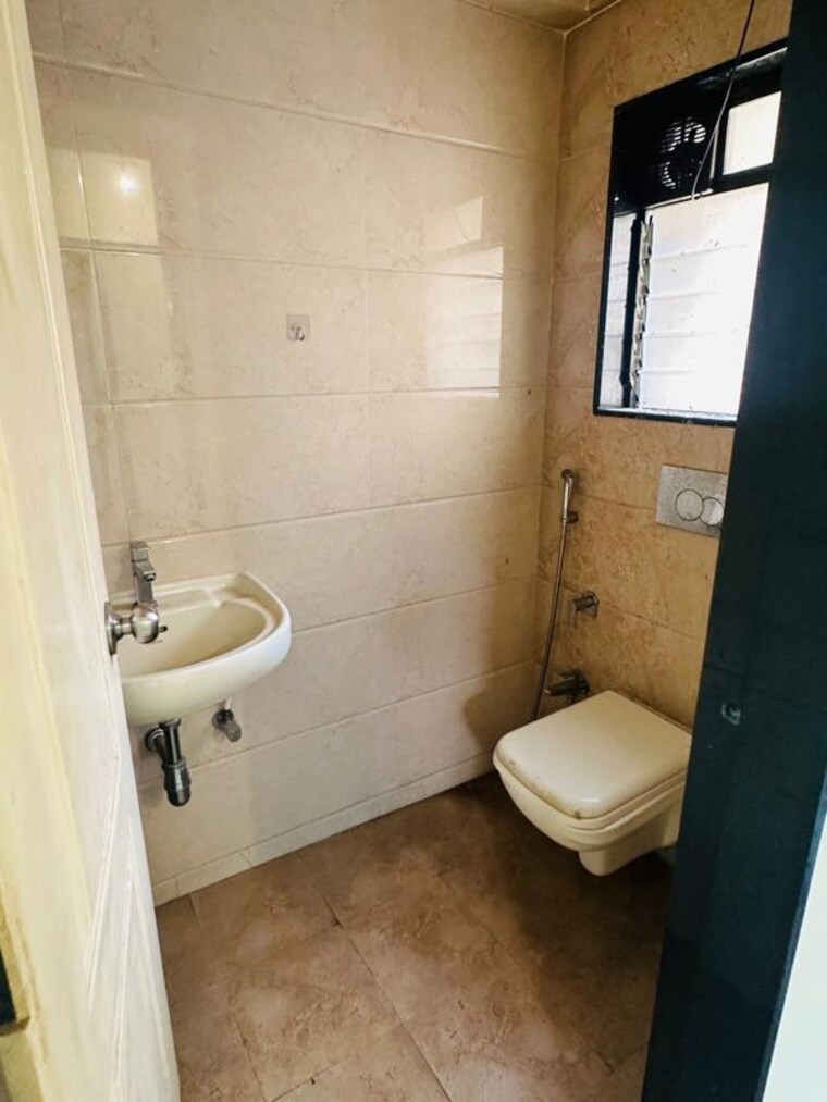 Bathroom, shagun-krishvi-residency 2 Bedroom 800 Sq.Ft. Apartment In Chembur Mumbai 10520631