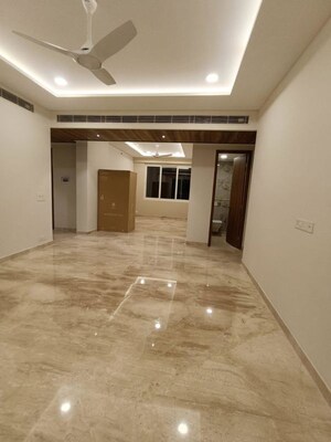 Hall in 4 BHK Builder Floor at Sector 21 – for Rent