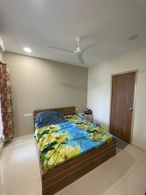 Bedroom in 2 BHK Apartment at Sheth Auris Bliss, Malad West – for Rent
