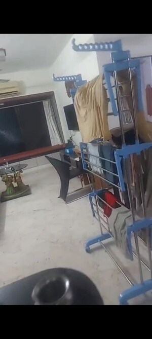 Team Area in 2 BHK Apartment at Satellite Silver, Andheri East – for Rent