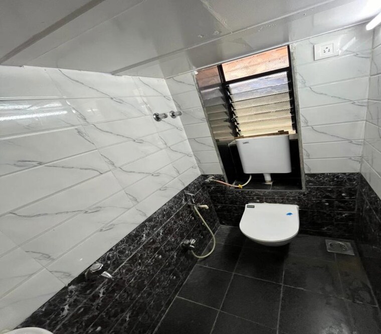 Bathroom, dadar east Commercial Office Space 250 Sq.Ft. In Dadar East Mumbai 10520711