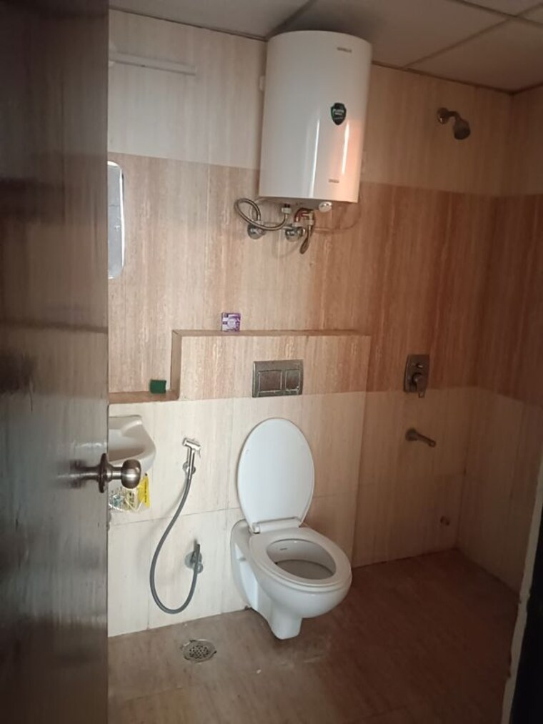 Bathroom, nimbus-the-hyde-park 3 Bedroom 1320 Sq.Ft. Apartment In Sector 78 Noida 10520715