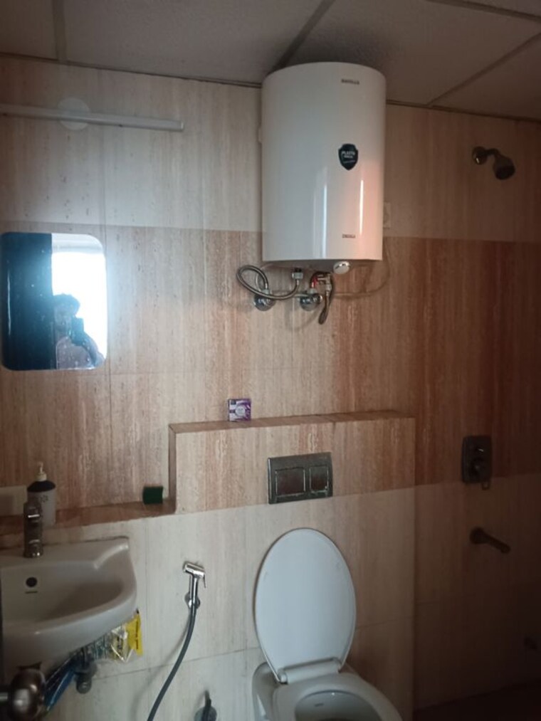 Bathroom, nimbus-the-hyde-park 3 Bedroom 1320 Sq.Ft. Apartment In Sector 78 Noida 10520715