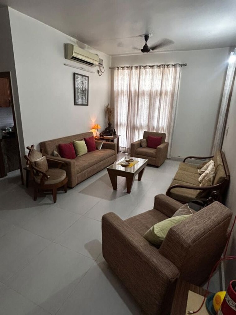 Living Room, bptp-district 3 Bedroom 180 Sq.Ft. Builder Floor In Sector 81 Faridabad 10520721