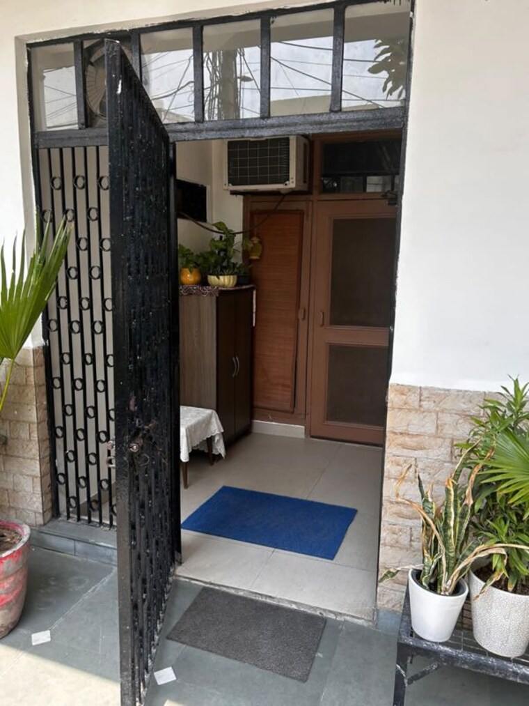 Balcony, bptp-district 3 Bedroom 180 Sq.Ft. Builder Floor In Sector 81 Faridabad 10520721