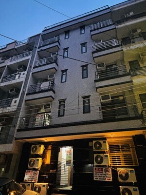 2 BHK Builder Floor For Rent in Sector 17