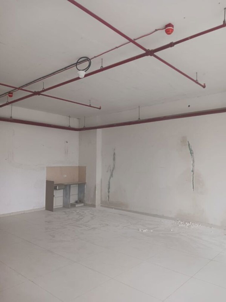 Room, mulund west Commercial Office Space 900 Sq.Ft. In Mulund West Mumbai 10520759