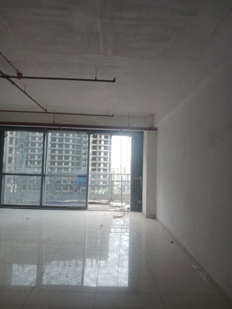 Room, mulund west Commercial Office Space 900 Sq.Ft. In Mulund West Mumbai 10520759