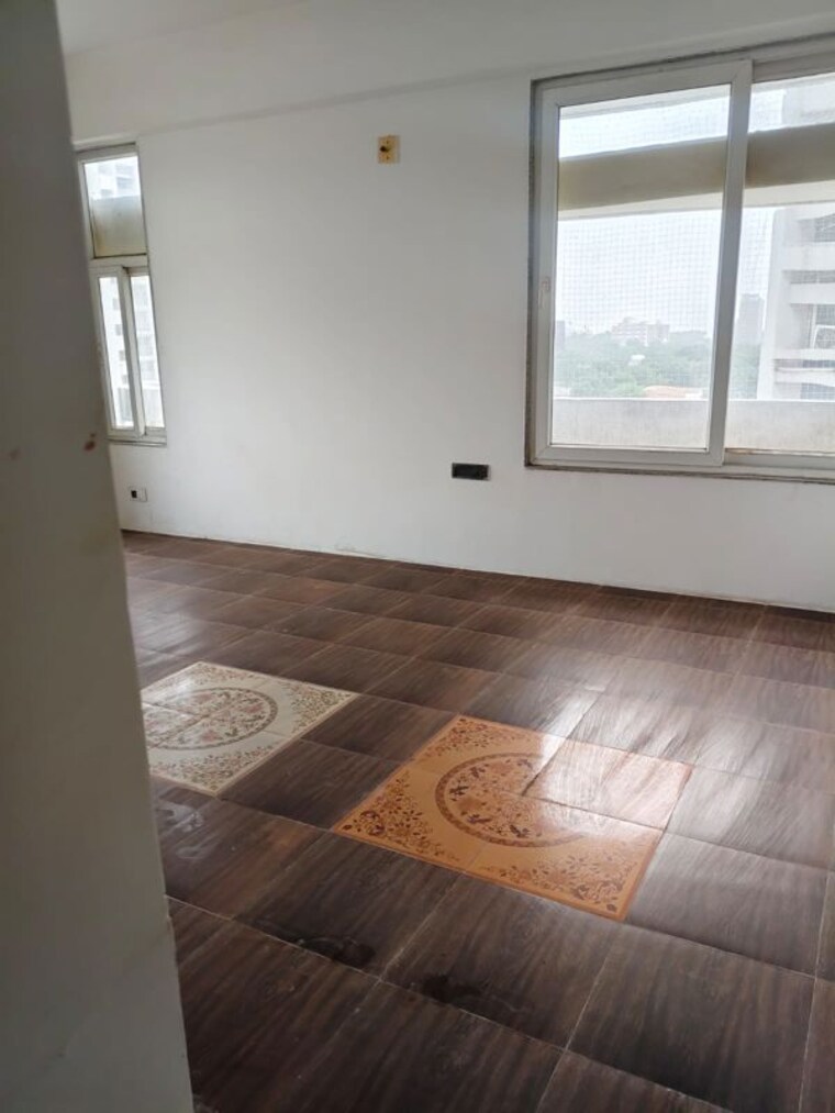 Room, vaishnodevi circle 5 Bedroom 5400 Sq.Ft. Apartment In Vaishnodevi Circle Ahmedabad 10515102