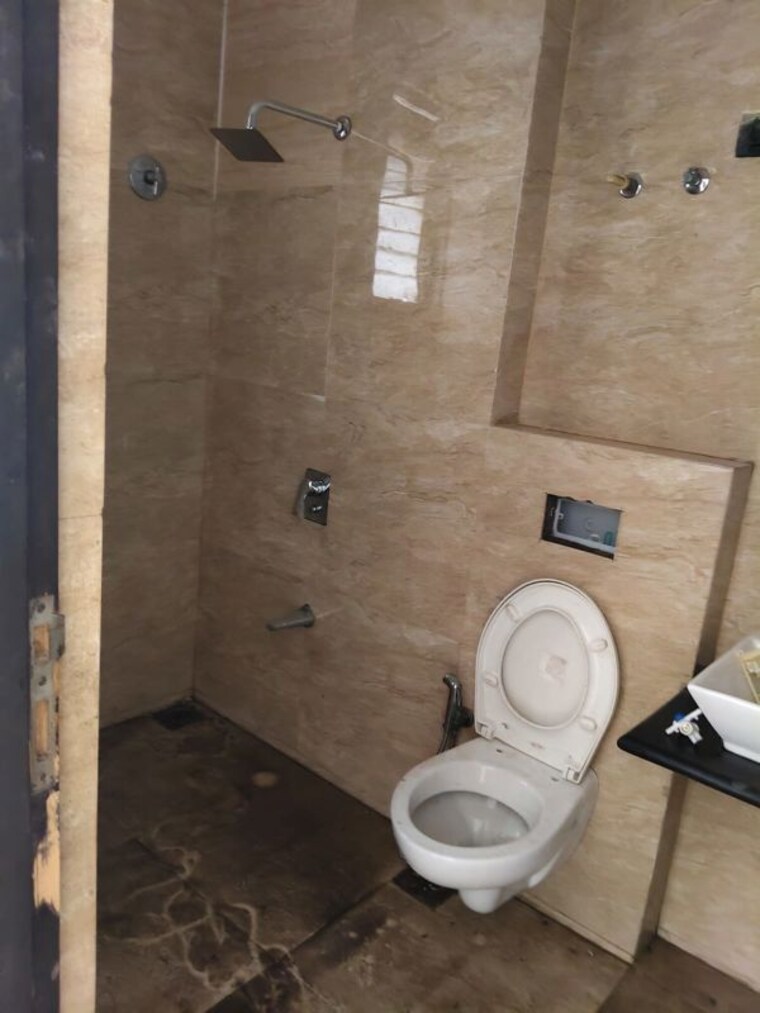Bathroom, vaishnodevi circle 5 Bedroom 5400 Sq.Ft. Apartment In Vaishnodevi Circle Ahmedabad 10515102
