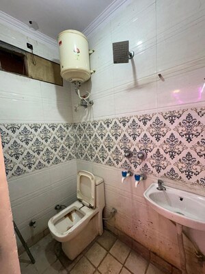 Bathroom in 1 BHK Builder Floor at Govindpuri – for Rent
