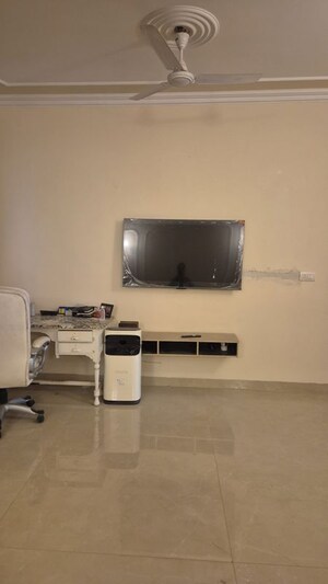 Furnished Amenities in 2 BHK Builder Floor at South Extension – for Rent