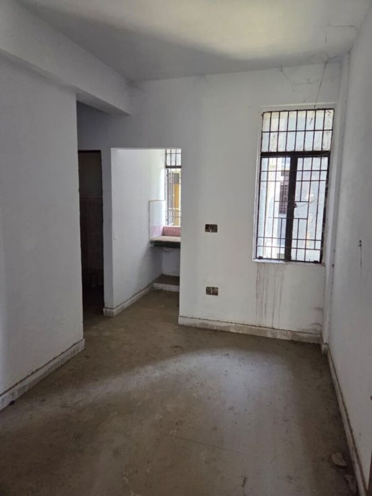 Room, sector 10 greater noida 1 Bedroom 323 Sq.Ft. Builder Floor In Sector 10 Greater Noida Greater Noida 10520722