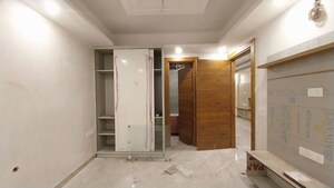 Room in 3 BHK Builder Floor at Sector 23 – for Rent