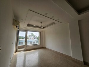 Room in 3 BHK Builder Floor at Uday Park – for Rent